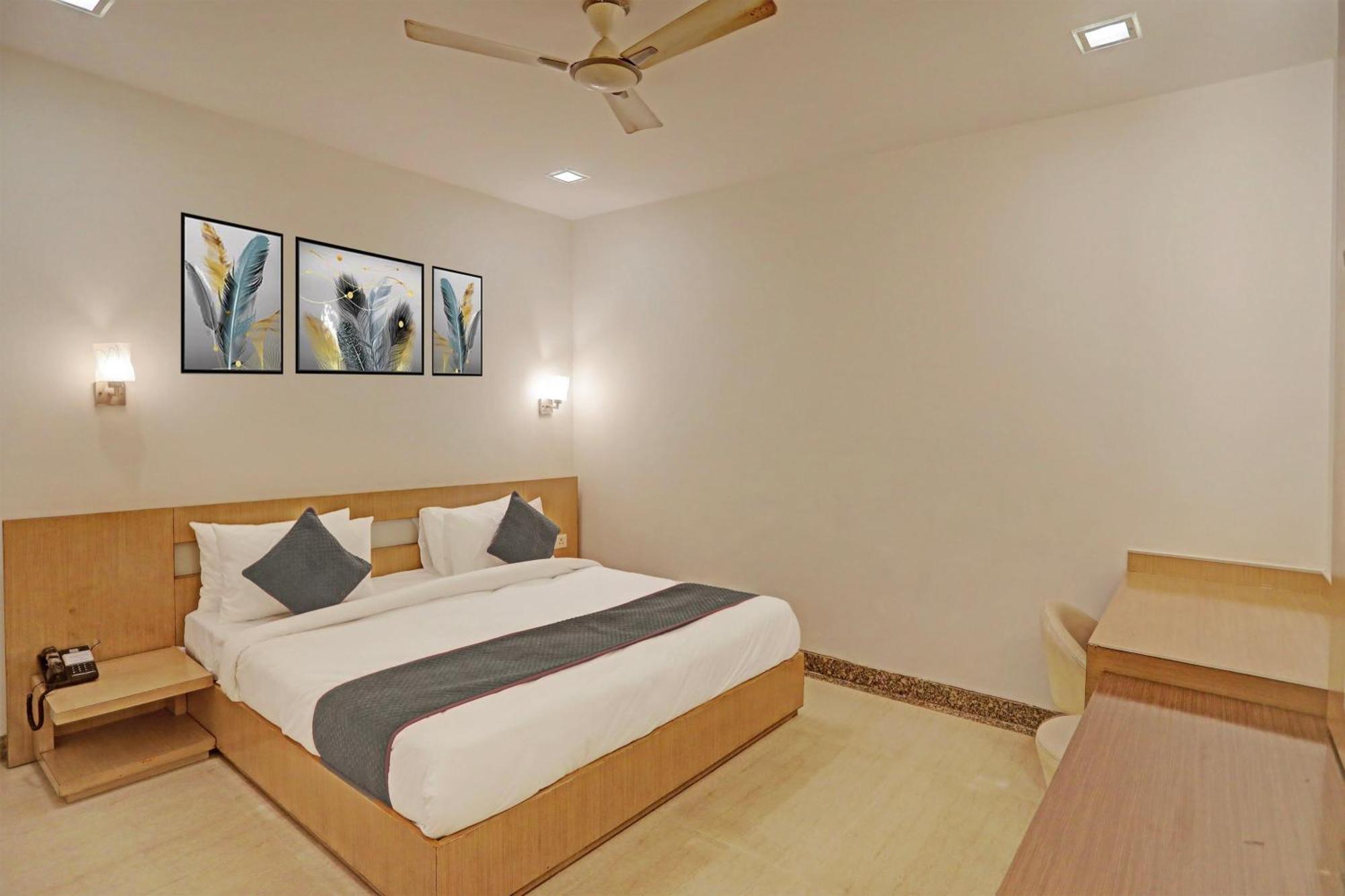 Townhouse Relax Suits A Boutique Hotel Vasundhara กาเซียบัด ภายนอก รูปภาพ